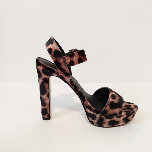 Madden Girl Fabric Animal Print Strap Heels sz 6.5 - Picture 2 of 8